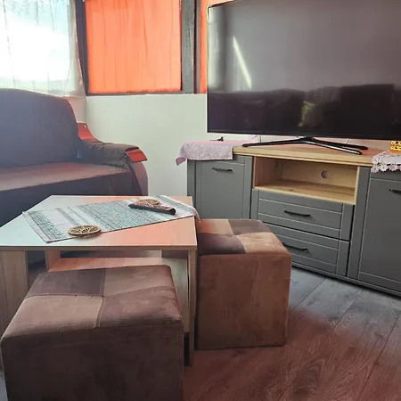 Vila Casa Alba Str,crizantemelor 17